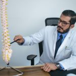 neurocirujano especialista en columna vertebral en GDL